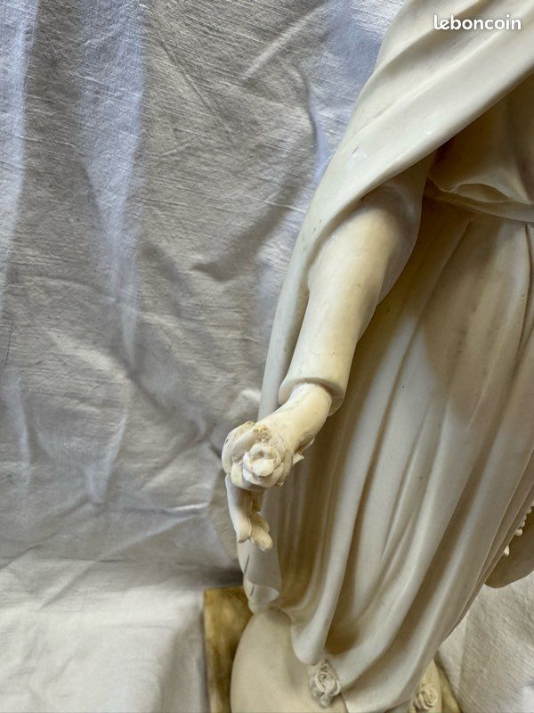 Statue de la vierge en résine (image 3)