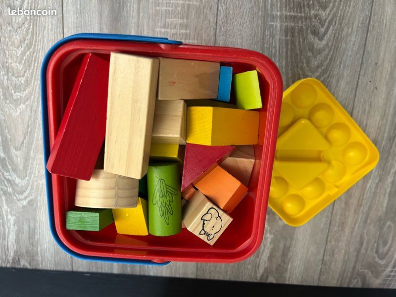 Cubes en bois pour enfants de 12 mois et plus (image 1)