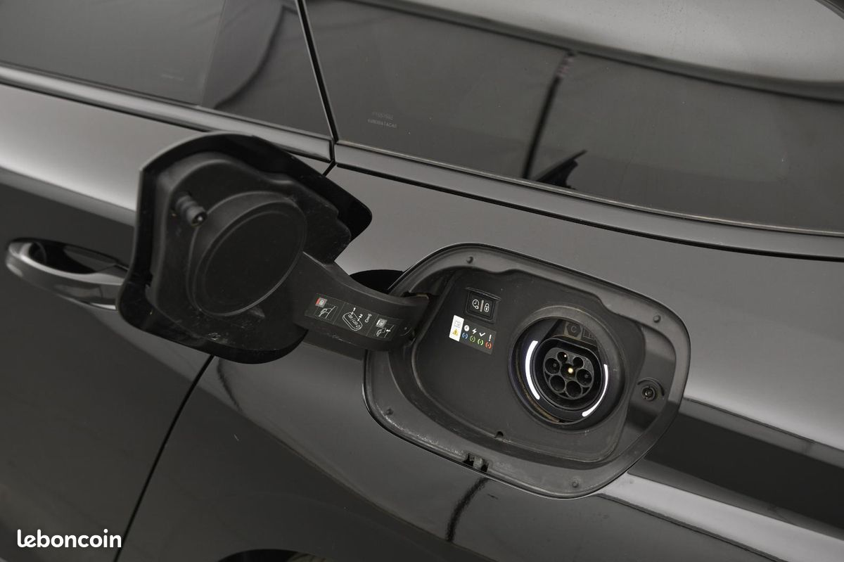PEUGEOT 308 SW PHEV 180 e-EAT8 GT +ATTELAGE (image 17)