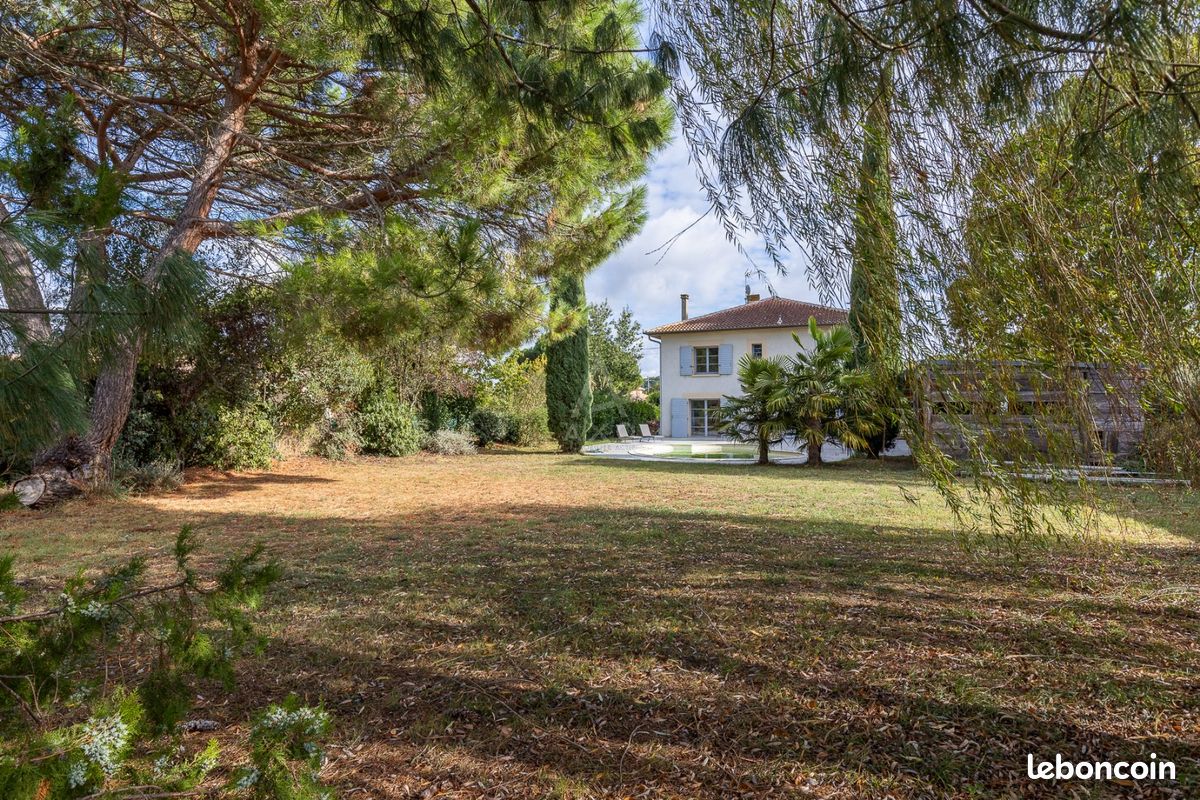 Maison 5 pièces 203 m² · à Grisolles · 203 m² · 395 000 €