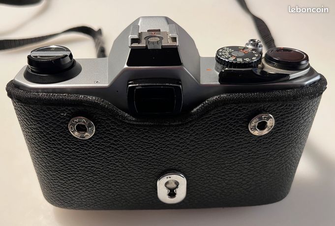 Film Tested Late 70's Asahi Pentax K1000 With SMC Pentax-a 1:1.7 50mm + Zoom Lens. Good Condition ~ Fully Working! #3118
