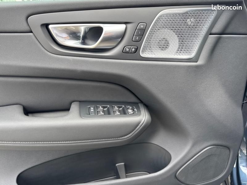 Volvo XC60 T6 Hybride Rechargeable 350ch Ultra Style Dark Geartronic 8 AWD (image 11)