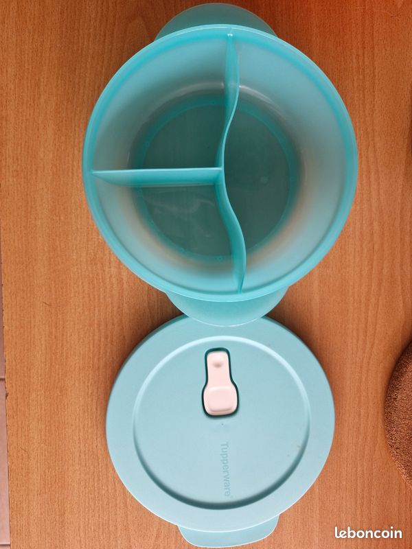 Tupperware Assiette Compartiment Avec Cloche, Occasion état Correct