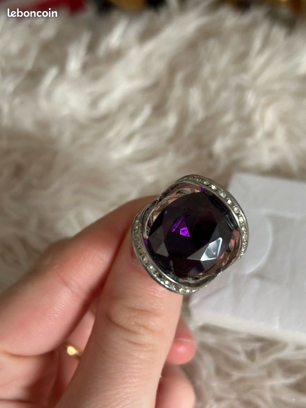 Jolie bague vintage argenté et strass violet (image 6)