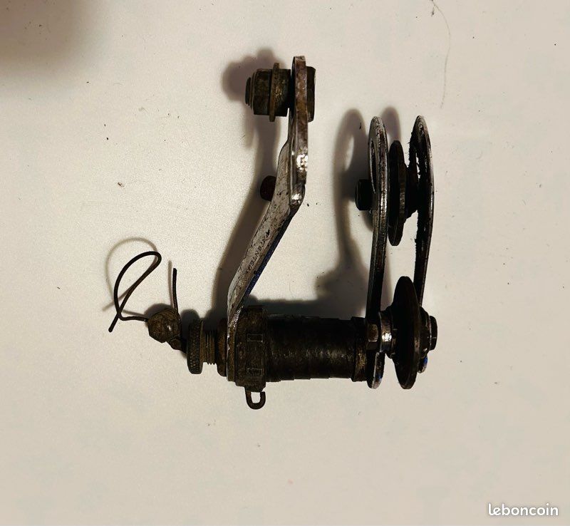 ANCIEN DERAILLEUR ARRIERE Huret Et Sa Manette EUR 25,00 - FR