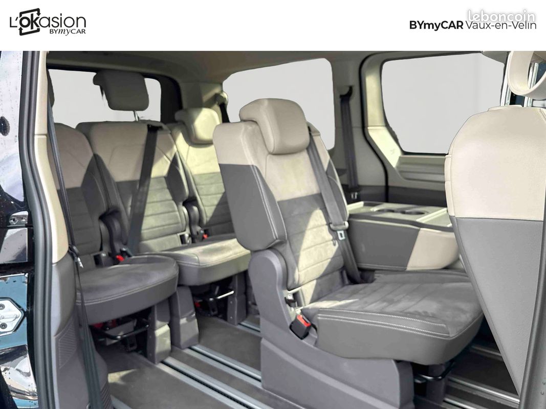 VOLKSWAGEN UTILITAIRES Multivan Court 2.0 TDI 150 DSG7 Style (image 18)