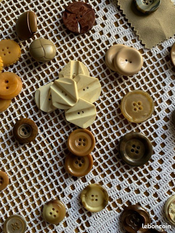 Lot De 10 Petits Boutons Vintage Beige Ombré - 2 Diamètres 1,3 Et 1,5 Cm, Référence 2942