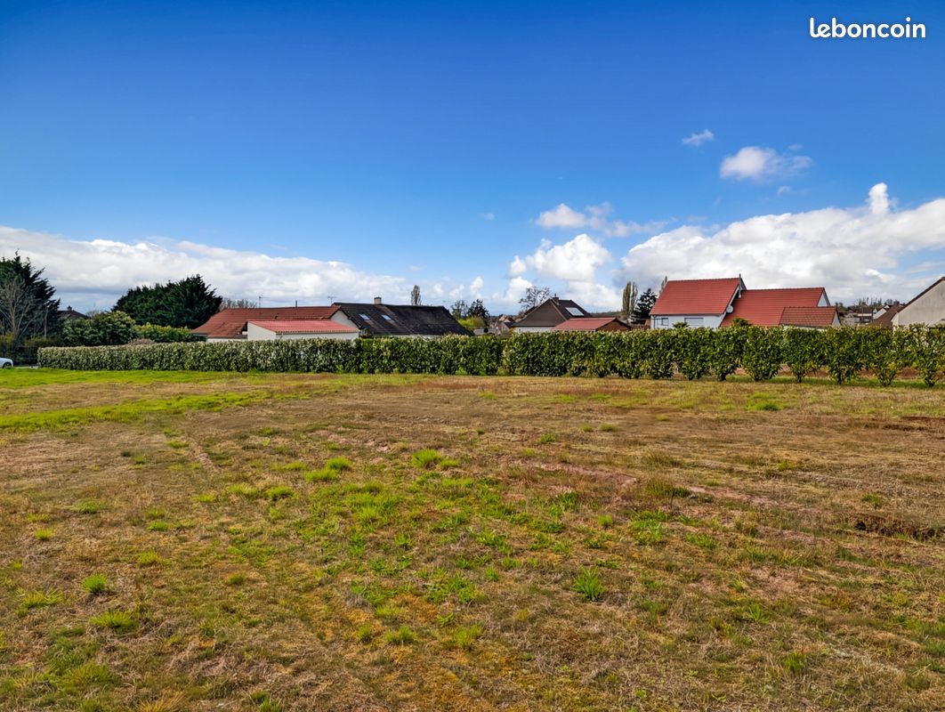 Terrain 1 548 m² Ouroux Sur Saone · à Ouroux-sur-Saône · 49 800 €