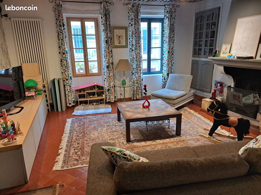 Maison 5 pièces 121 m² · à Rognes · 121 m² · 1 390 €/mois