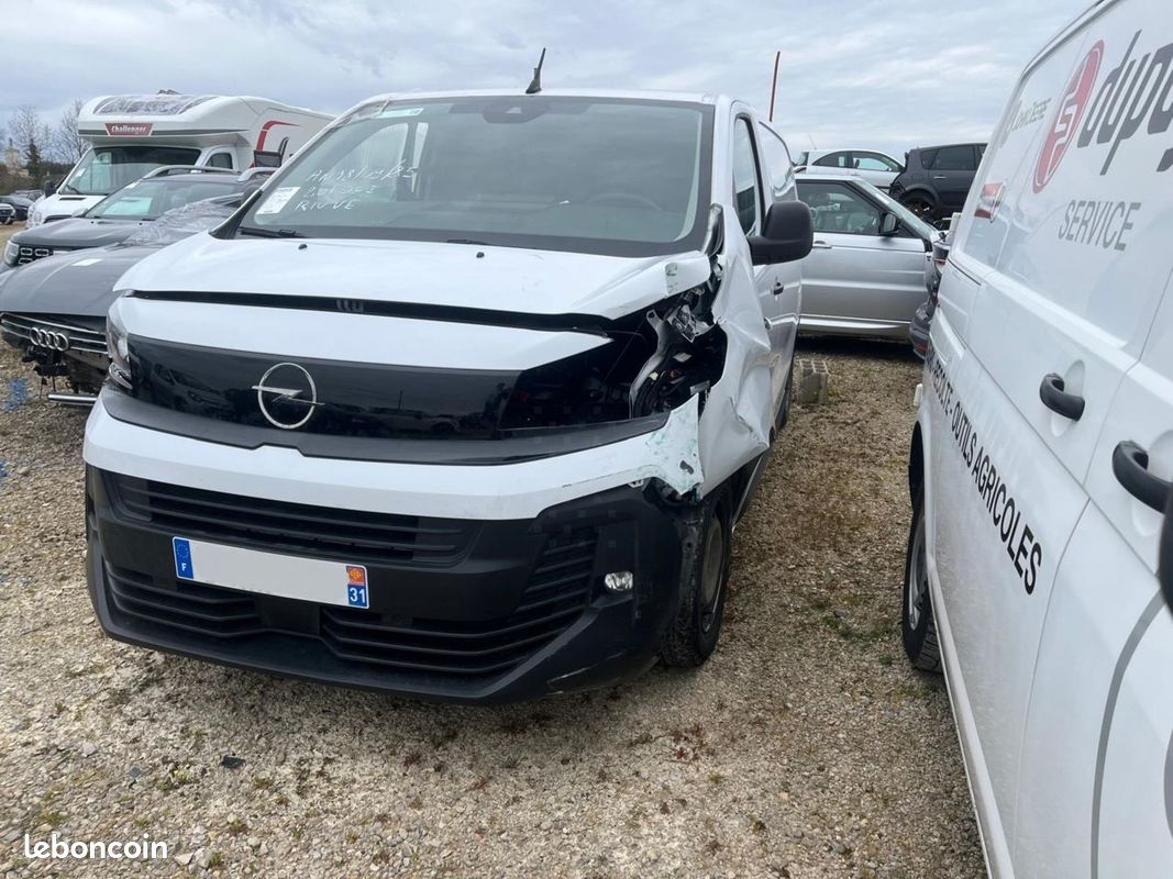 Opel Vivaro III 2.0 CDTi 145 "accidenté" (image 2)
