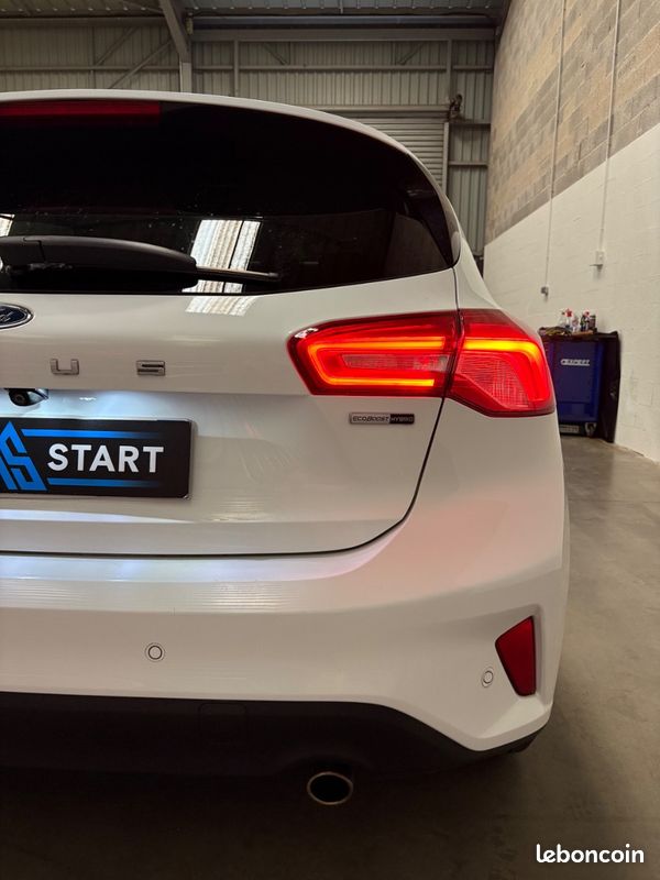 FORD Focus Berline Titanium X 1.0 EcoBoost 125 / CARPLAY / LINE ASSIST / CAMERA RECUL / RADAR AR / REGULATEUR LIMITEUR / CLIM AUTO (image 13)
