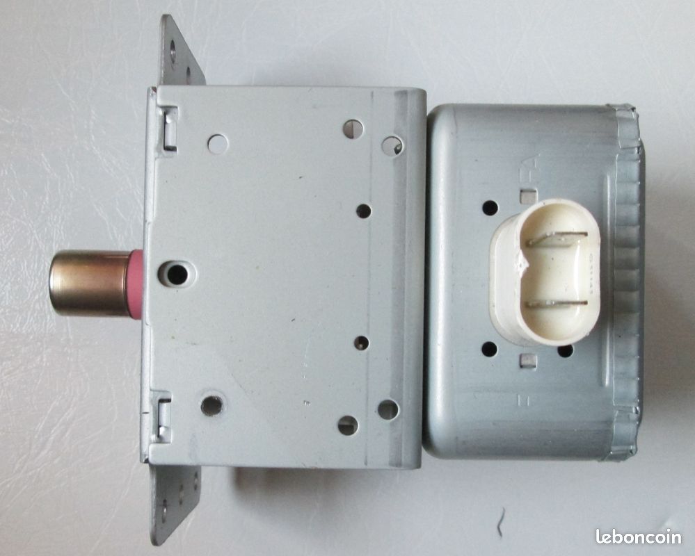 Magnétron de micro onde (image 1)