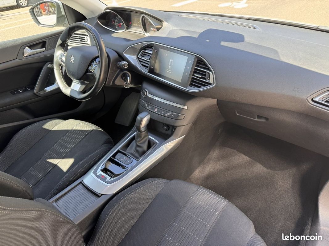 Peugeot 308 (2) 1.2 Puretech 130 EAT6 Allure (image 4)