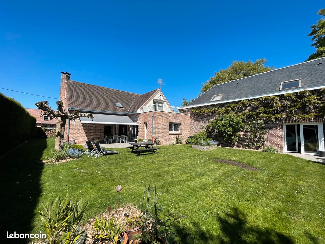 Maison 7 pièces 216 m² · à Hazebrouck · 216 m² · 600 000 €