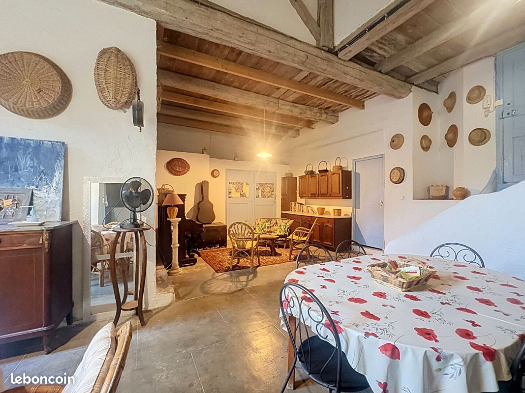Maison 10 pièces 353 m² · à Lespignan · 353 m² · 515 000 €