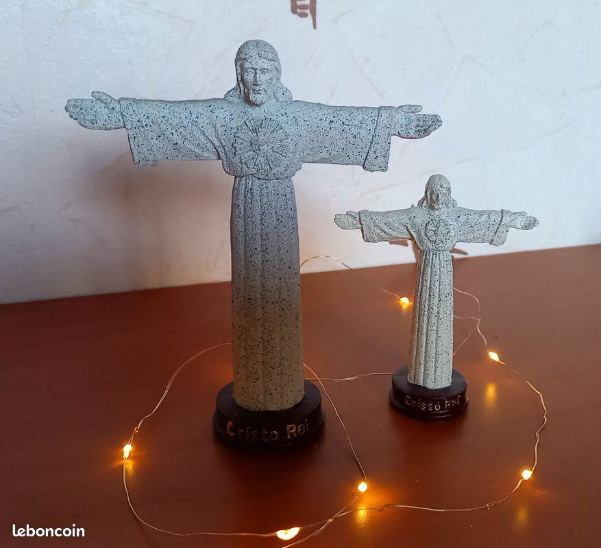 1 Statuette du Christ Roi d'Almada (Portugal) (image 1)