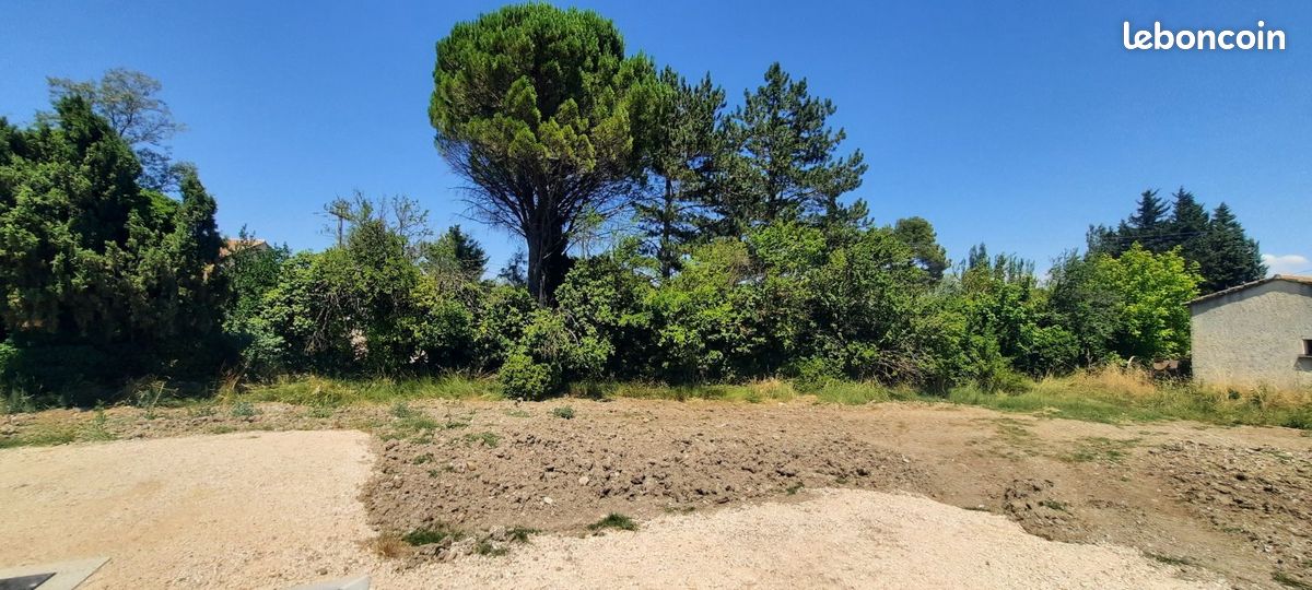 Terrain 420 m² · à Châteauneuf-de-Gadagne · 420 m² · 139 000 €