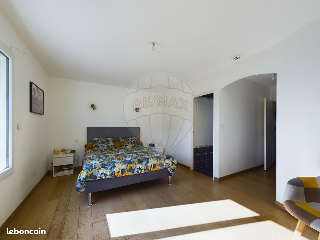Maison 11 pièces 207 m² - Le Gua 17600 (image principale 7)