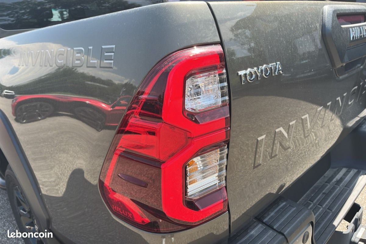 Toyota Hilux 2.8 204 BVA INVINCIBLE 4PL (image 15)