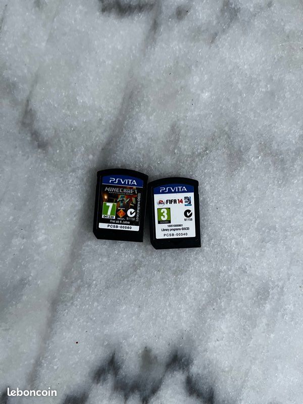 Ps vita 2ème génération(avec une pochette+2 jeux)prix négociable faites des offres (image 5)