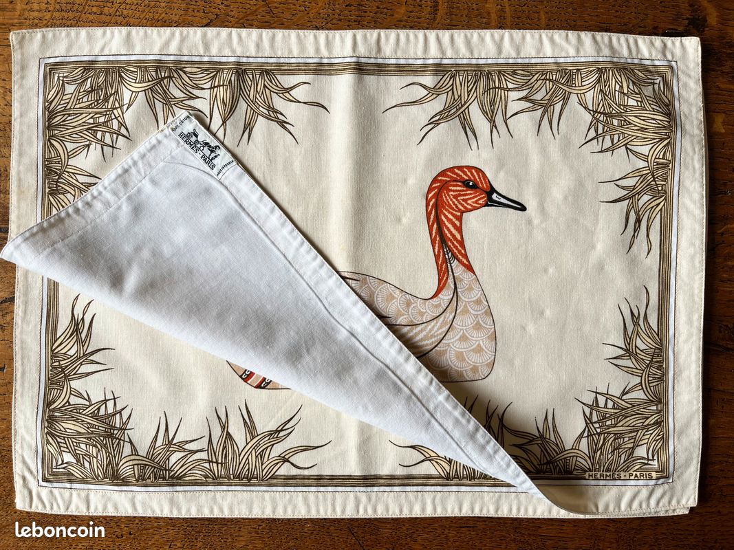 Ensemble Nappe Et Serviettes Hermès – Alphabet Animalier – Coquille D’œuf