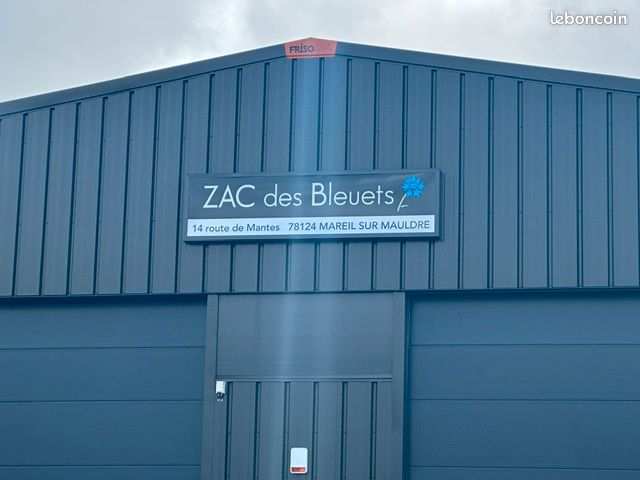 Local commercial 2 pièces 126 m² · à Mareil-sur-Mauldre · 126 m² · 1 700 €/mois