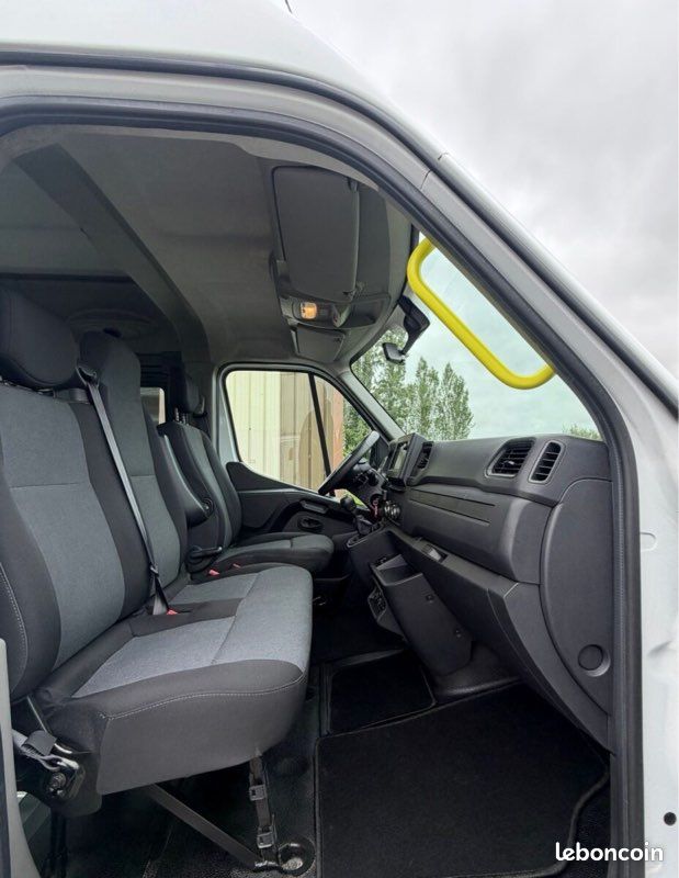 TPMR Renault Master 135CH / L2H2 / 2022 / 1ere main / Hayon élévateur (image 2)