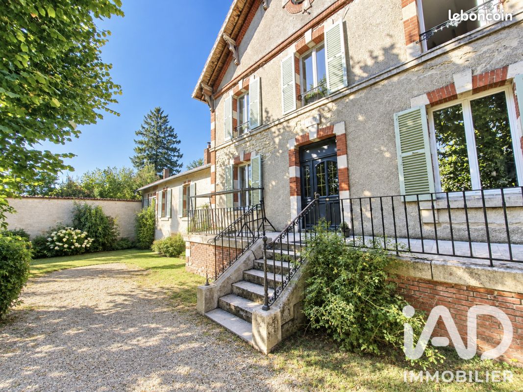 Maison 6 pièces 195 m² · à Boiscommun · 195 m² · 239 990 €