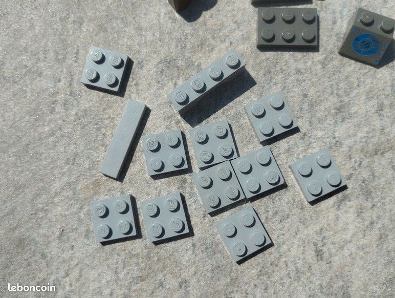 20 pièces lego vrac anciennes couleurs Gray, Dark gray et brown (image 2)