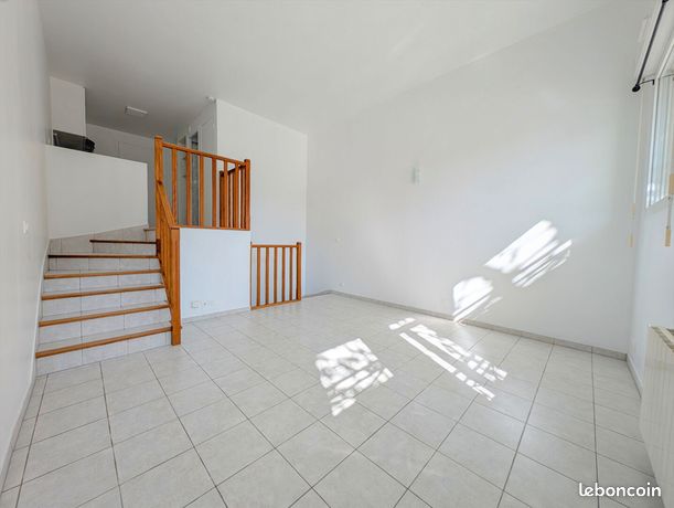 Studio 1 pièce 27 m²