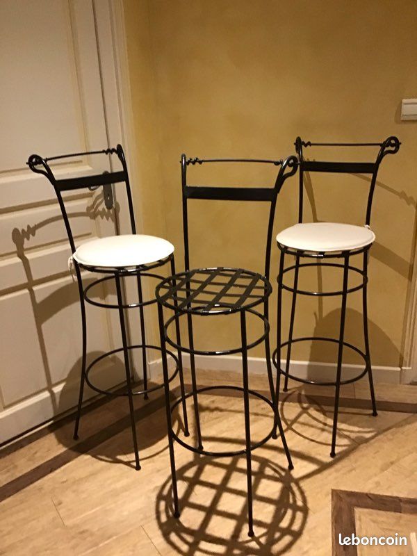Tabouret haut en fer forgé (image 1)