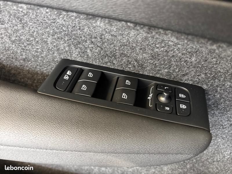 Volvo XC40 B3 163ch Lounge Edition DCT 7 (image 17)