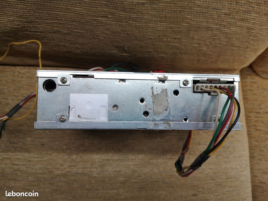 Autoradio Vintage Sparkomatic SS100 – 8 Pistes – Neuf Dans Sa Boîte – Taiwan