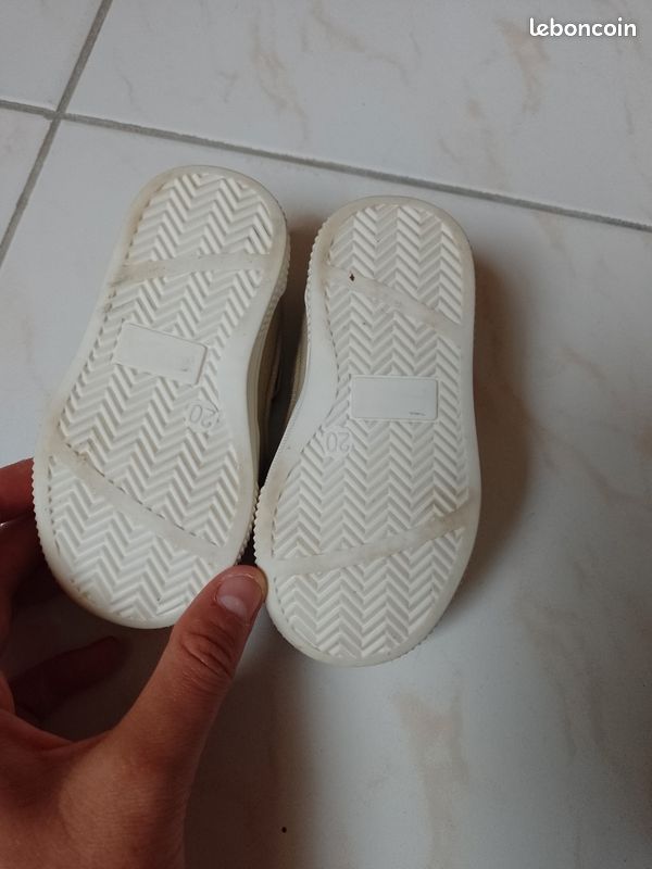 Chaussures bébé, pointure 20 - Neuves (image 2)