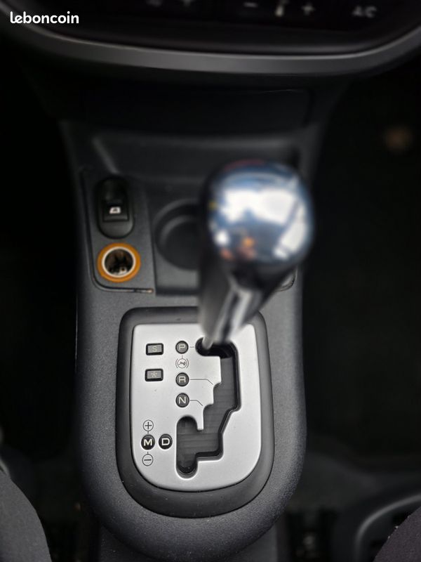 Citroën C3 1.6 EXCLUSIVE 108CV BOITE AUTO (image 7)