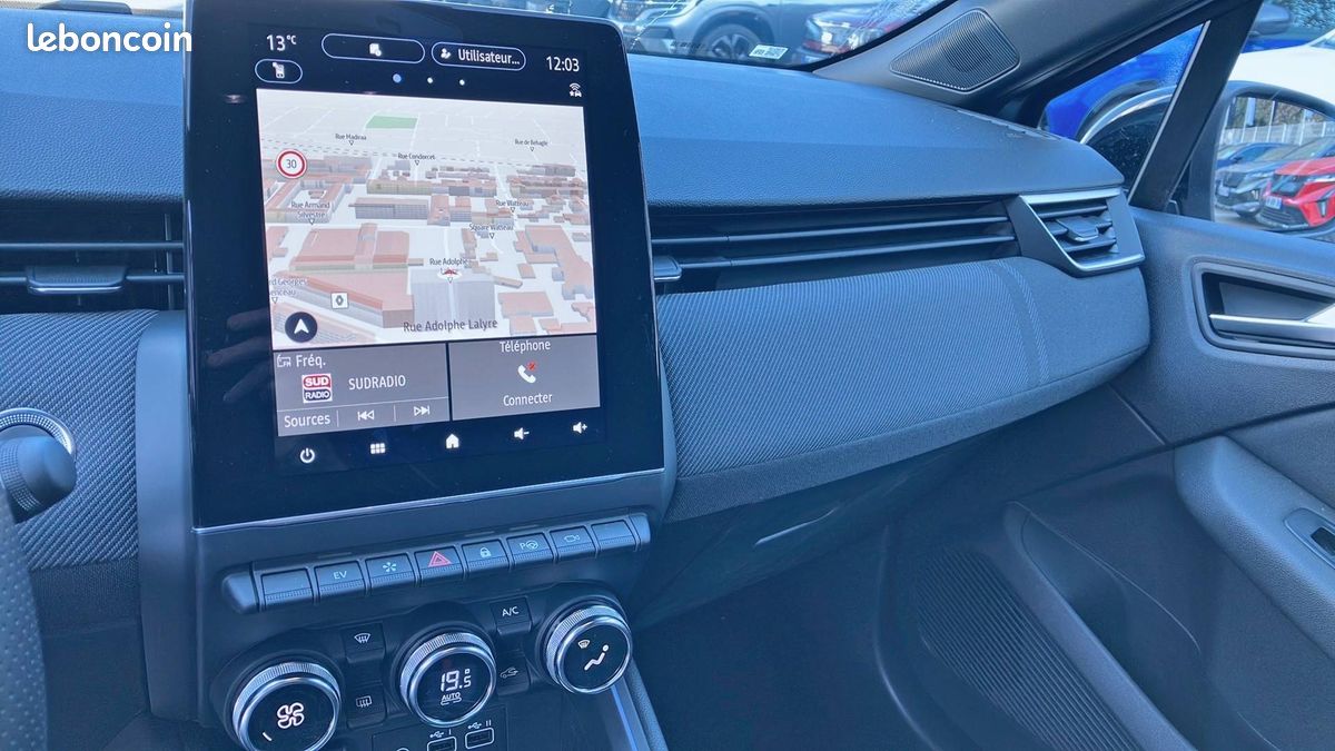 RENAULT CLIO esprit Alpine full hybrid E-Tech 145 (image 11)