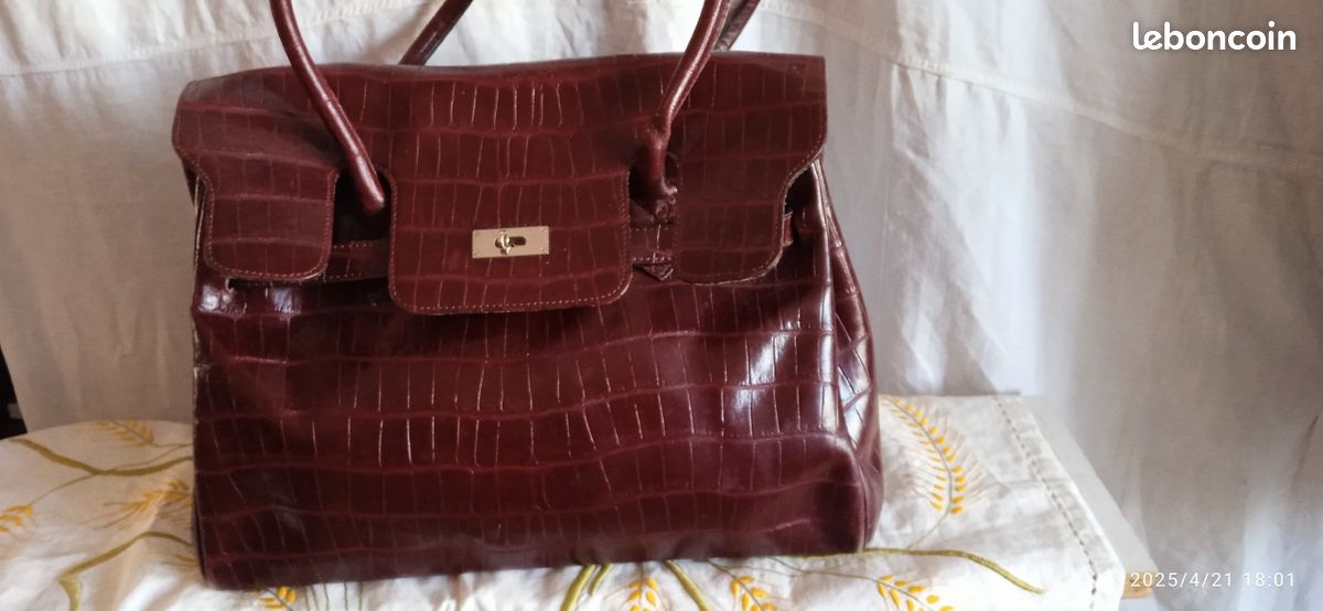Sac Phynès En Cuir Rouge - Petit Modèle Porté épaule - Occasion - État à Vérifier