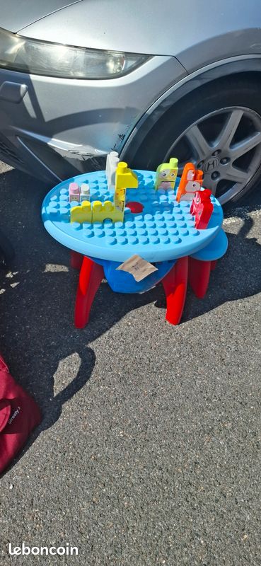 Jouets Ecoiffier -7790 - Table Animaux + briques à empiler Animaux Abrick Maxi – Jeu de construction pour enfants – Dès 12 mois (image 1)