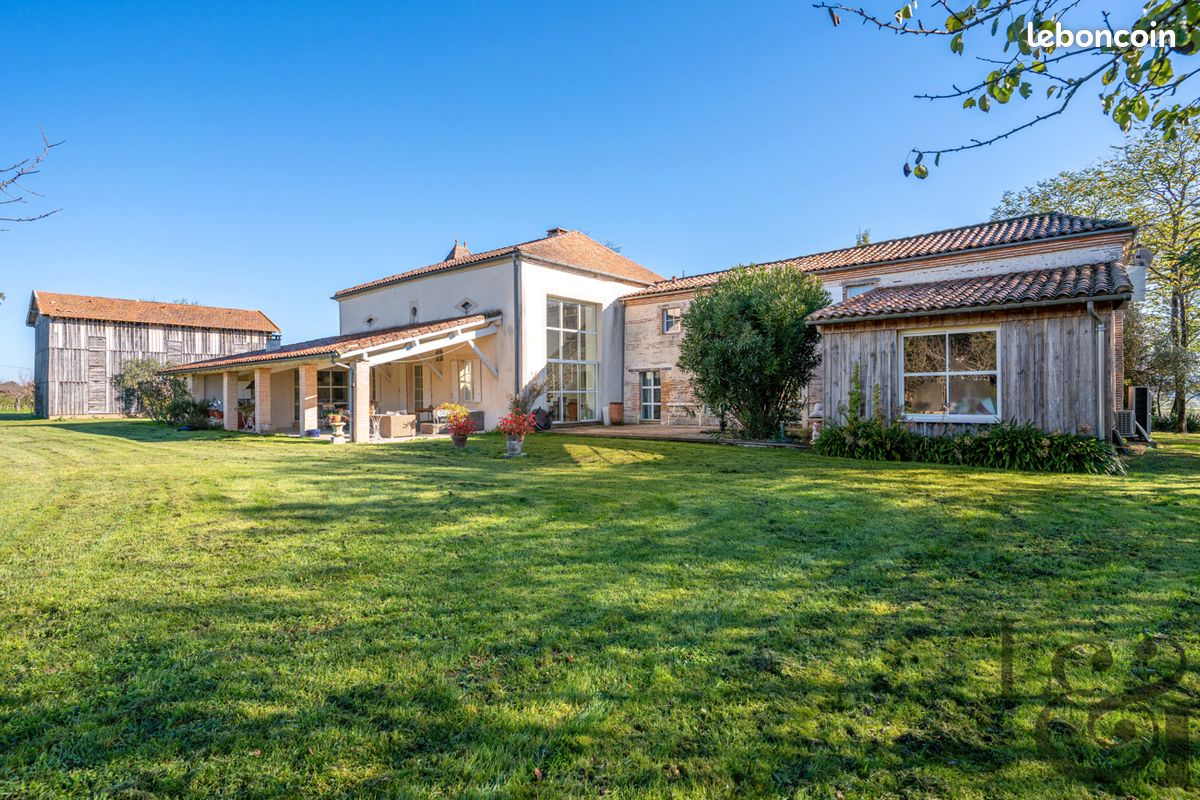 Maison 9 pièces 420 m² · à Fongrave · 420 m² · 779 900 €