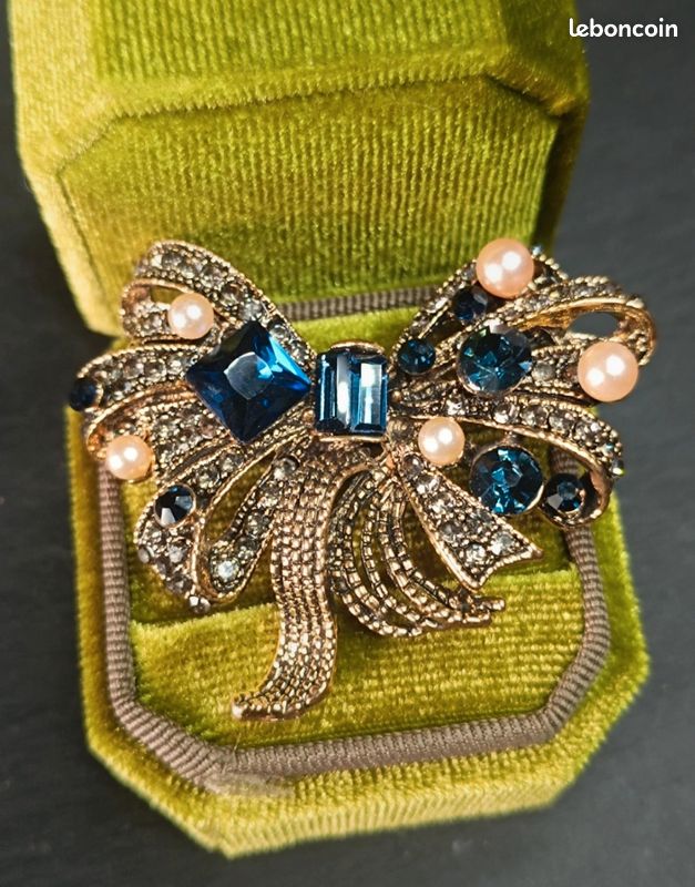 Broche Vintage En Métal Argenté, Forme Nœud - Bijou Fantaisie Occasion