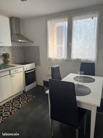 Location étudiante – Duplex idéal couple, Avignon intramuros quartier calme (centre, à coté du parking des italiens) (image 2)