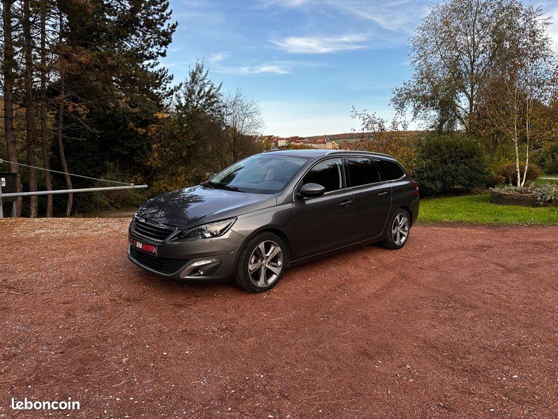 Peugeot 308 (image 1)