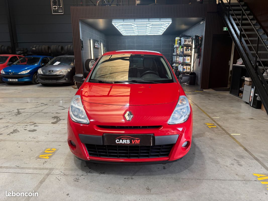 Renault Clio (image 10)