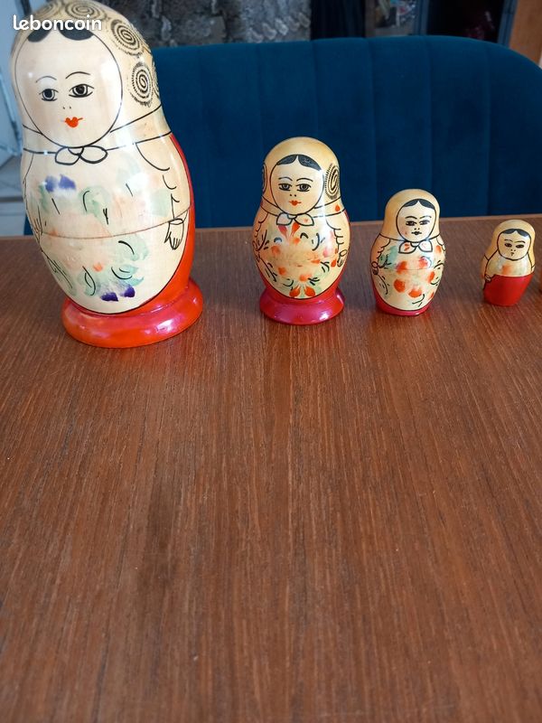 Poupée russe 5 pièces Abeille T8486 : Artisanat russe sur notre boutique