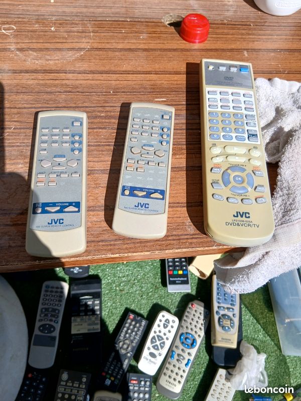 Télécommandes jvc (image 1)