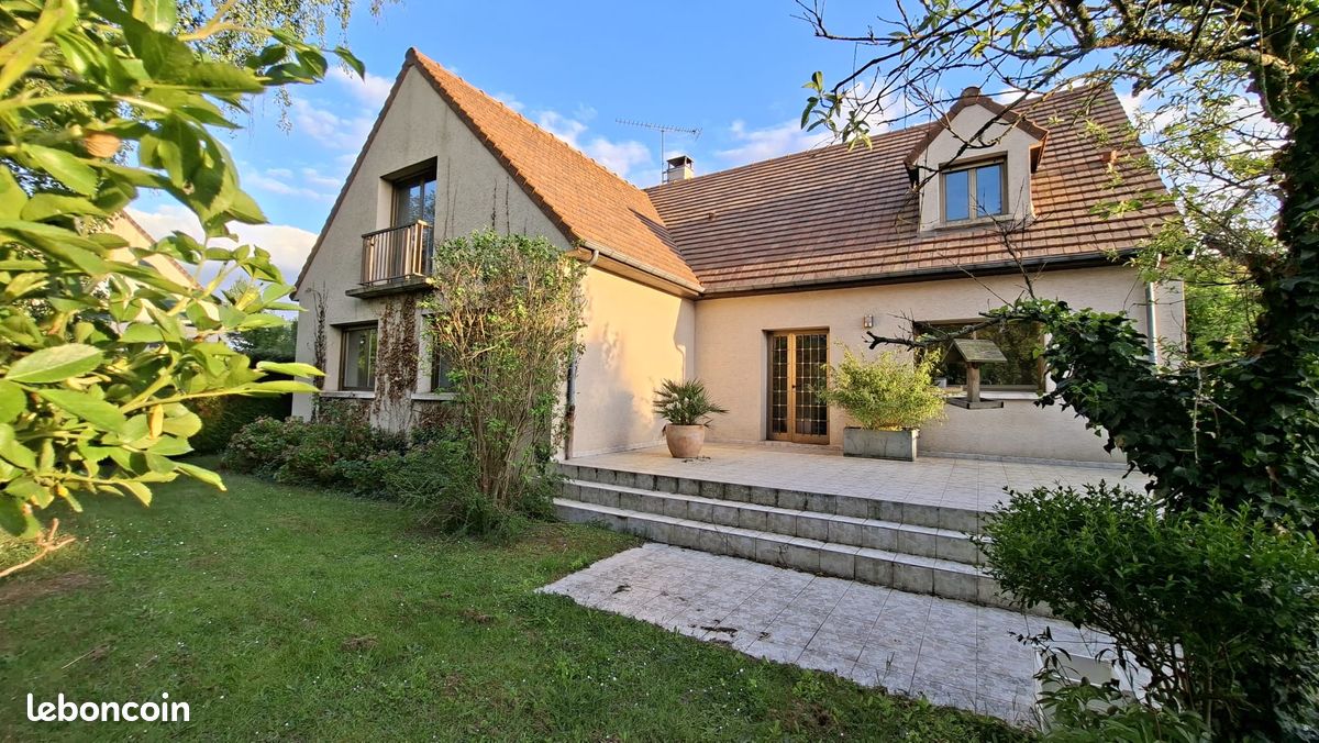 Maison 9 pièces 220 m² · à Saint-Rémy-lès-Chevreuse · 220 m² · 749 000 €