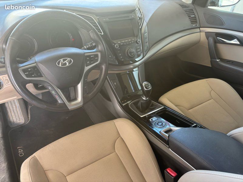 Hyundai I40 SW 1.7 CRDi 136ch premium / toit ouvrant / GPS / Moteur à chaîne (image 4)