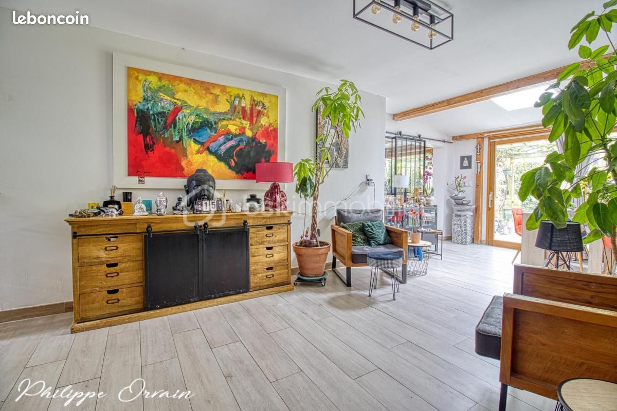 Maison 6 pièces 135 m² · à Fosses · 135 m² · 325 000 €