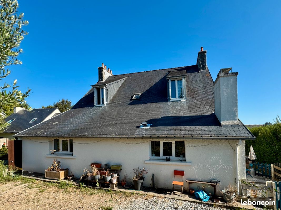 Maison 9 pièces 174 m² · à Huelgoat · 174 m² · 245 000 €