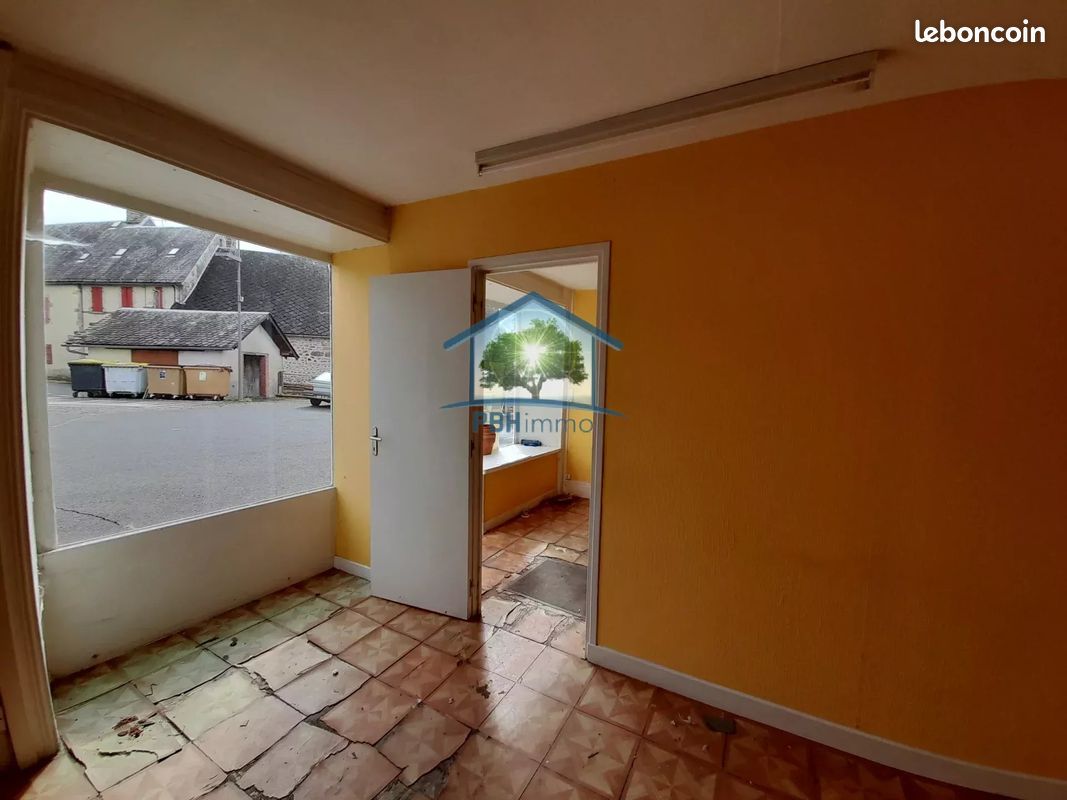 Maison 9 pièces 160 m² · à Messeix · 160 m² · 68 500 €